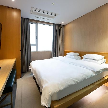 Hotel The Designers Hongdae Seoul Exterior photo