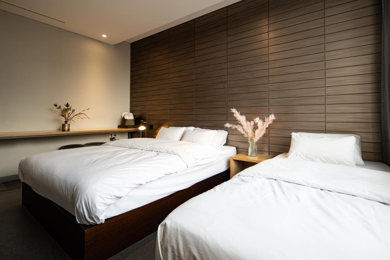 Hotel The Designers Hongdae Seoul Exterior photo