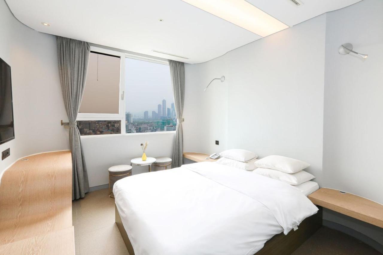 Hotel The Designers Hongdae Seoul Exterior photo