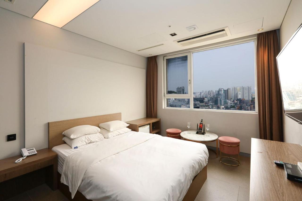 Hotel The Designers Hongdae Seoul Exterior photo