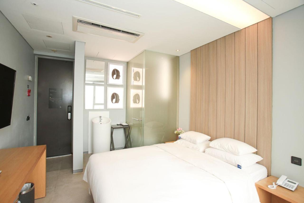 Hotel The Designers Hongdae Seoul Exterior photo