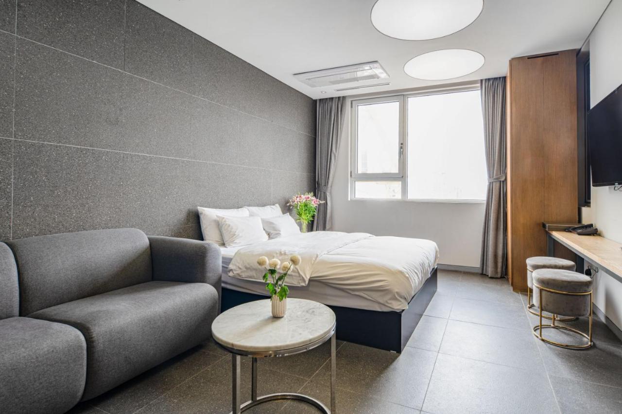 Hotel The Designers Hongdae Seoul Exterior photo