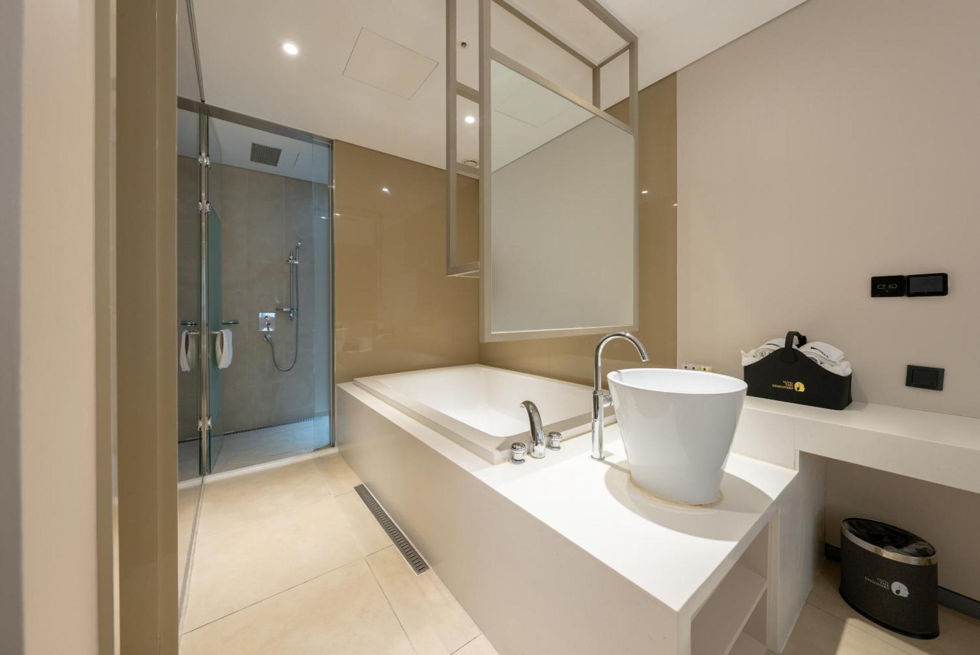Hotel The Designers Hongdae Seoul Exterior photo