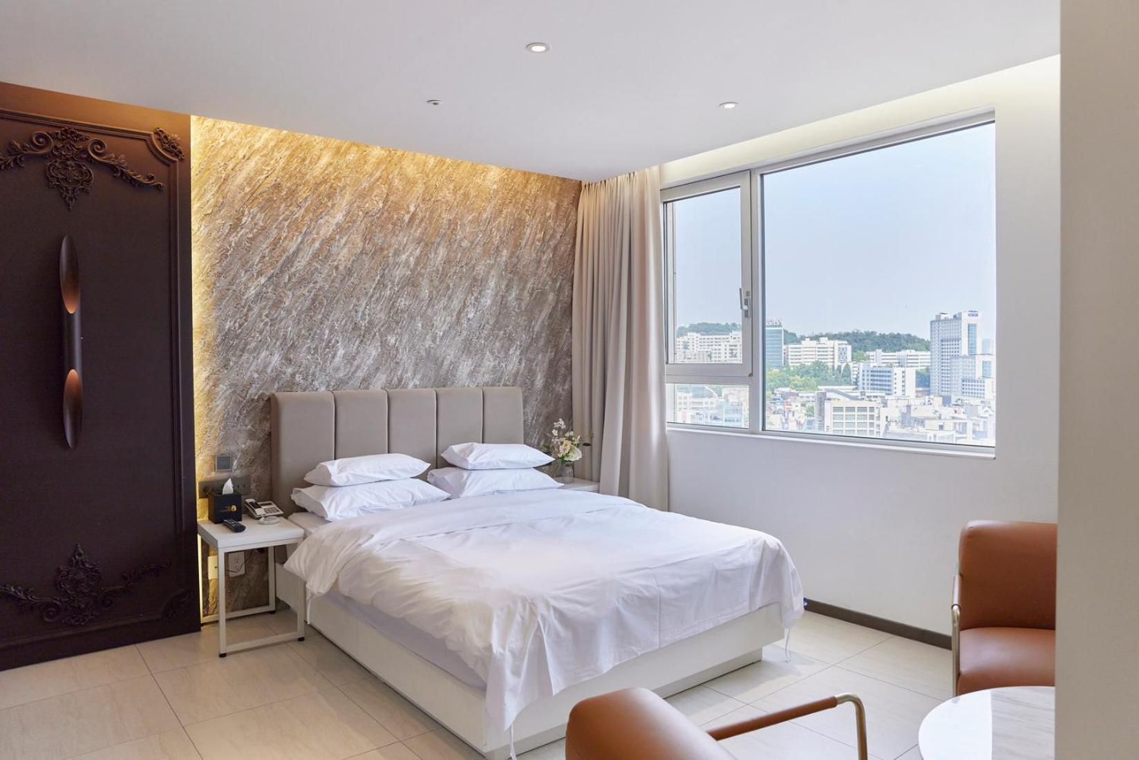 Hotel The Designers Hongdae Seoul Exterior photo